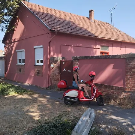 Old Lady Apartment *